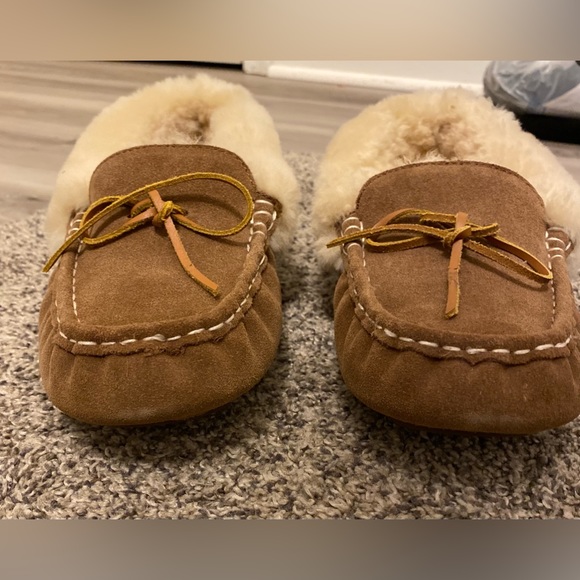 Slippers - Picture 4 of 9